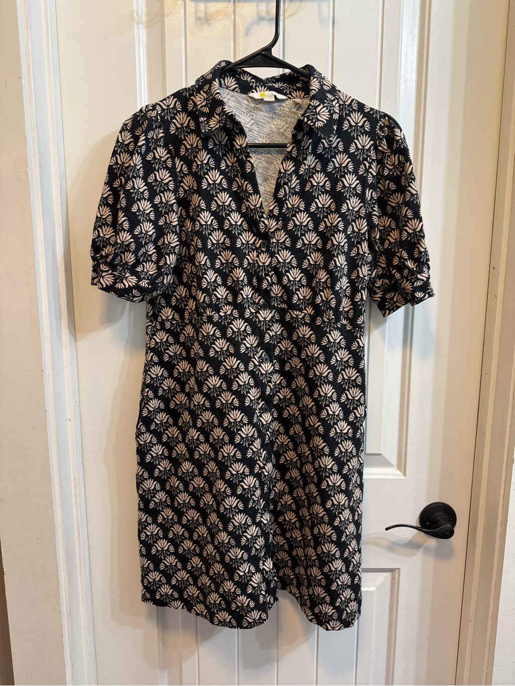 Boden- Black And Beige Floral Print Short Sleeve Button-Front Dress With Pocket